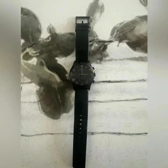 Marc By Marc Jacobs Black Leather Watch - Picture 10 of 10